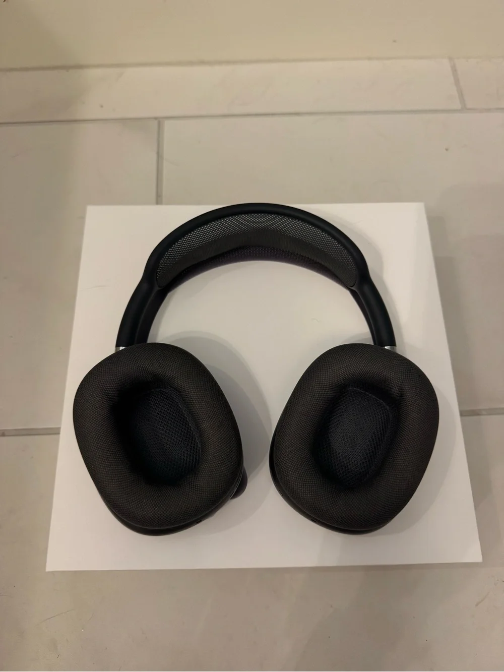 Apple AirPod Max in Space Gray
